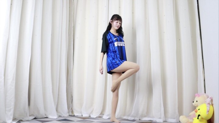 【Xiao Jun】Hwasa's "Maria" - A belated cover dance, featuring both boots and bare feet, haha