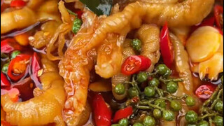 [The recipe of spicy and sour boneless chicken feet with peppers can be used at home or commercially