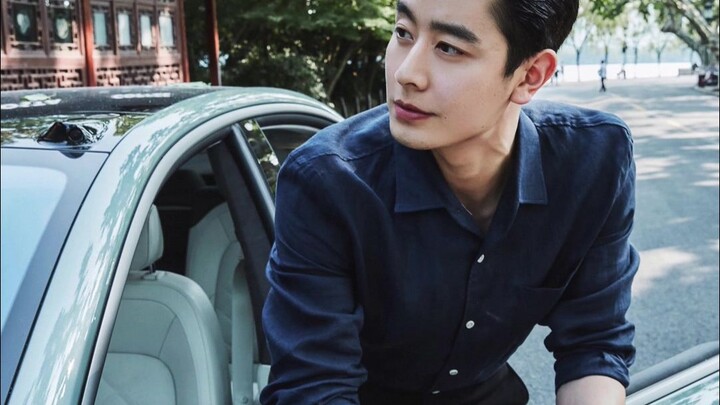 คุณลุงวัยสี่สิบ คาริสม่าแรงจนถล่มตาเล็กแบบไม่เห็นฝุ่น!