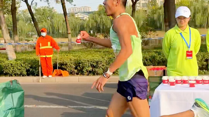 ตามกล้องของไทโช ดื่มด่ำไปกับประสบการณ์แบบสมจริงว่านักกีฬาชั้นยอดวิ่งมาราธอนกันอย่างไร!