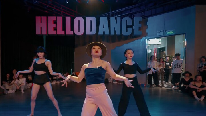 【Lớp HELLODANCE】Vũ đạo GaiGai - Bad Guy