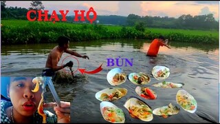 CQT - TRAI TRAI Nướng Mỡ Hành Siêu Ngon,( Lội Ao Mò Trai Bốc Bùn Ném Nhau ).