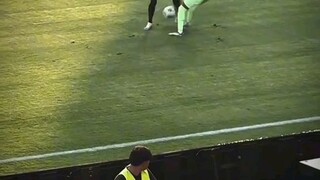 yamal dribbling