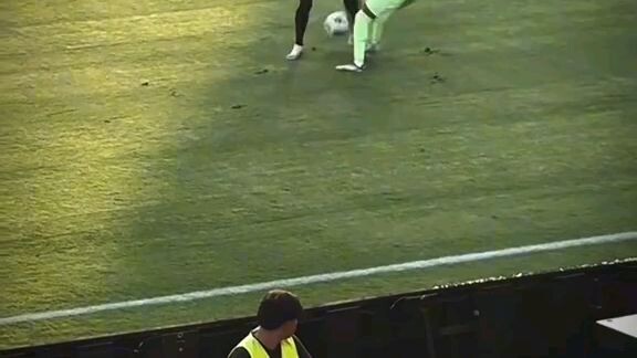 yamal dribbling