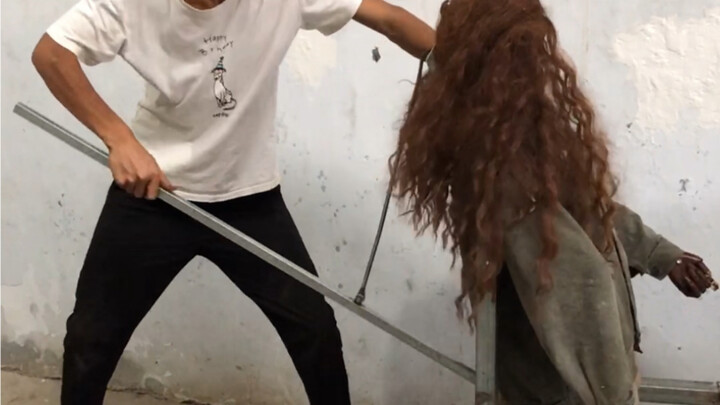 Invention: Hair-Combing Assistance Chair