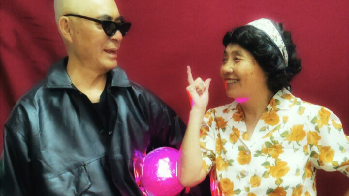 تحدي التقاط صور قديمة للجد والجدة