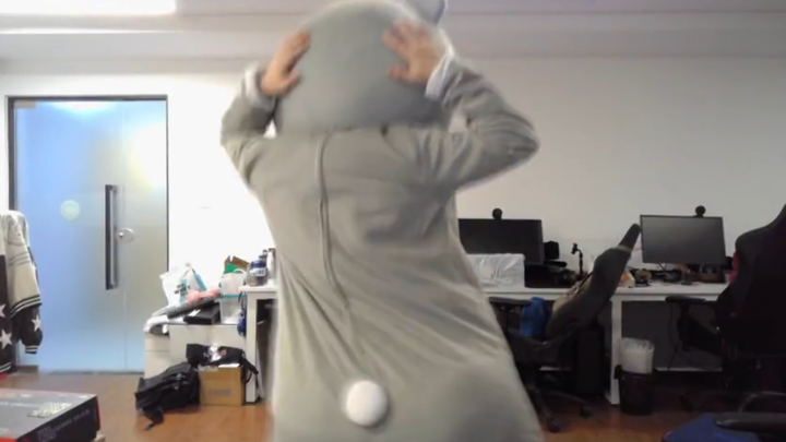 [EDG.sword9]9哥百舰福利！好可爱的小熊跳舞！！