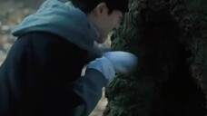 [Queen of Tears] My little brother was scared away by the falling leaves and he said he was a madman