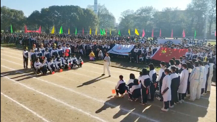 运动会开幕式【张艺兴·飞天】 前段自编舞……不是很OK！！！ 勿喷谢谢