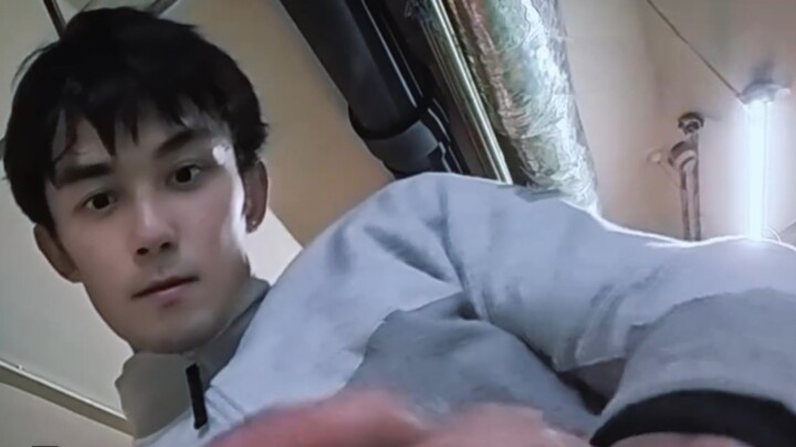 Vlog của Wu Lei｜Quyết định ngắm bình minh lúc 2 giờ sáng.