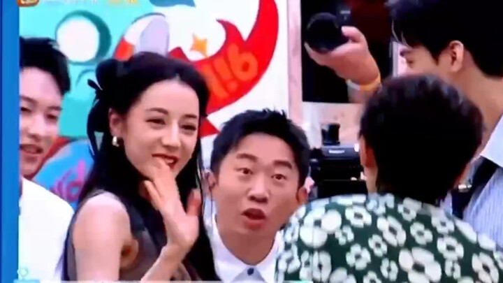 Tindakan mereka yang merayu Xiao Ding di “Hi Six” bukan sekadar gimmick acara—dia memang benar-benar