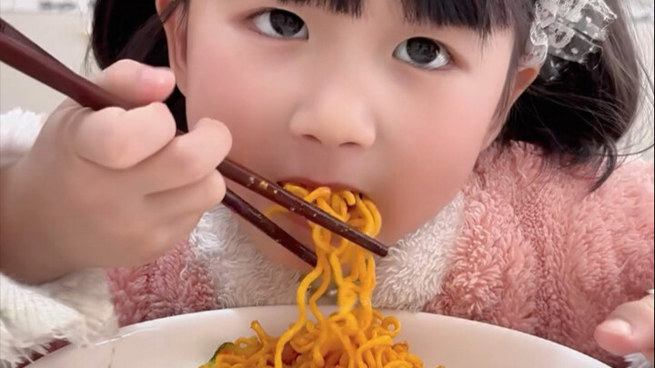 Mẹ sẽ cho mọi người xem hôm nay chúng ta đã nấu những món gì nhé!