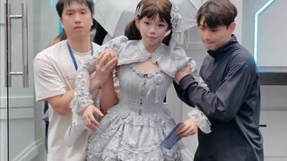 我在深圳看到了机器人，路人大叫…