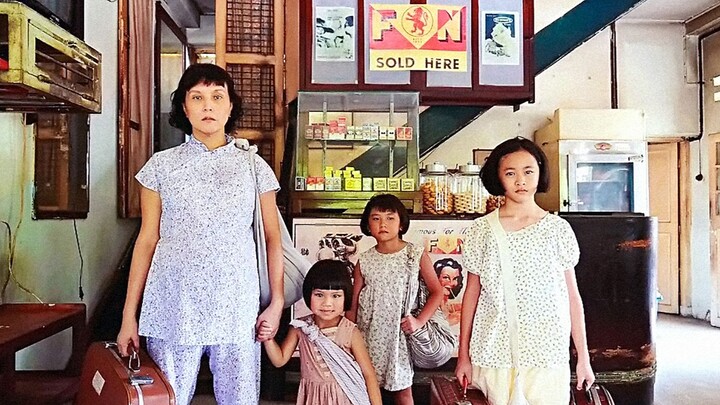 Mom had three daughters in a row, and after becoming pregnant again, Dad kicked us all out of the ho