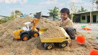 กองทราย กองหิน มาเล่นรถก่อสร้าง | พี่ปลื้ม