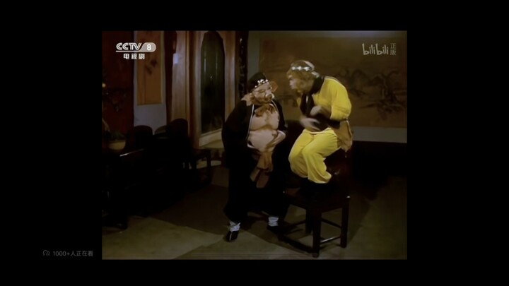 หมัดเก้าอี้ของพี่โฮ่วโก๋นี่เด็ดขนาดทำให้แวดวงบันเทิงต้องยกแก้วดื่มกันหลายรอบเลยนะ!