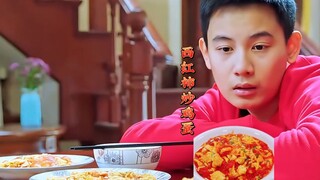 Bagaimana rasanya punya ibu yang hanya bisa membuat telur orak-arik tomat? Lihat saja ekspresi anak 