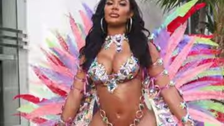 Chinese Kitty shuts down Miami Carnival 2022 #shorts #canonr5