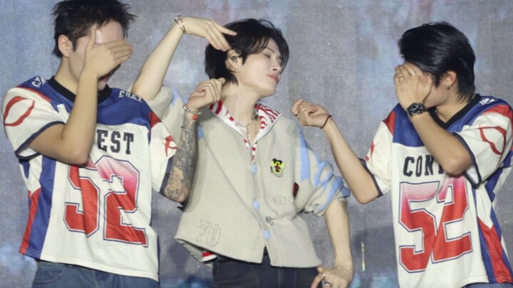 من الرائع حقًا أن يرقص ليوان رقصة عشوائية على أغنية Abracadabra!