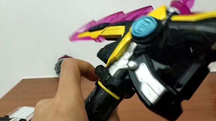 【Review No.27】I can’t help but say it! I’m almost annoyed by it - Kamen Rider Lazer Car-Car Bird-Sha