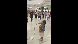 nag viral na bata na kumanta sa mall subrang galing