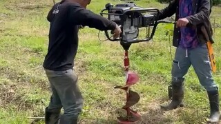 早知道这样何必当初，还是珍惜眼前人吧。