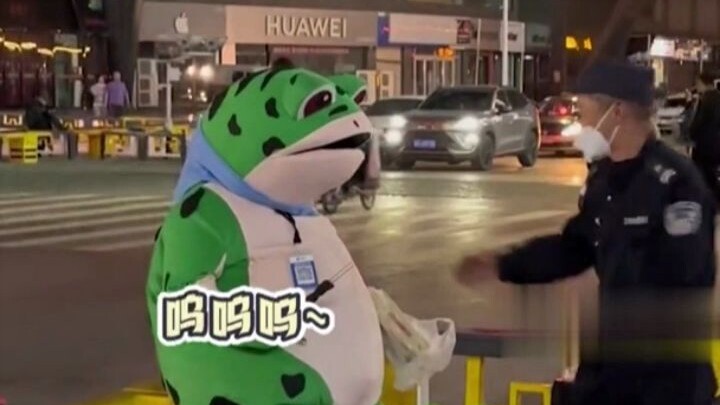 شخص يحب الضفادع لا يمكن أن يكون سيئًا جدًا أبدًا، هذه هي نظرتي للخير والشر، عاشت عشيرة الضفادع إلى ا