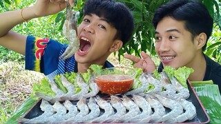 ซาซิมิกุ้งสด!! นํ้าจิ้มเด็ดโคตรเผ็ด แต่กุ้งก็เด้งกรอบๆ รวมๆแล้วโคตรเด็ด.