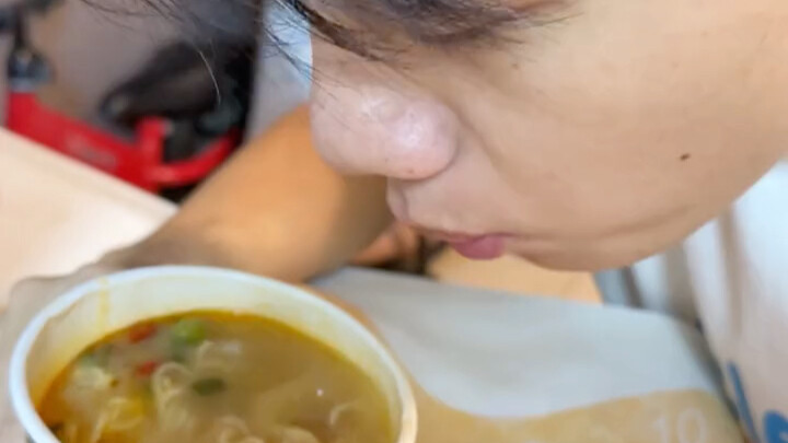 Đừng hòng nhân cơ hội húp súp mà ăn hết cả sợi mì của tôi