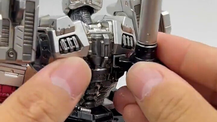Threezero MDLX Megatron tampan dan memiliki persendian yang rapat