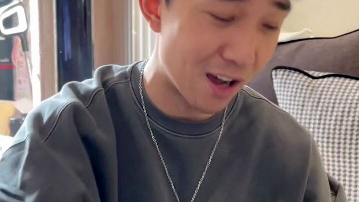 كأب فإن توقعاته لابنه هي...