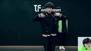 林墨扭胯教程之正面攻 看看墨墨有多少女友粉