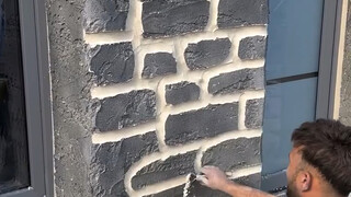 ديكورات جدران خارجية قيد الإنشاء