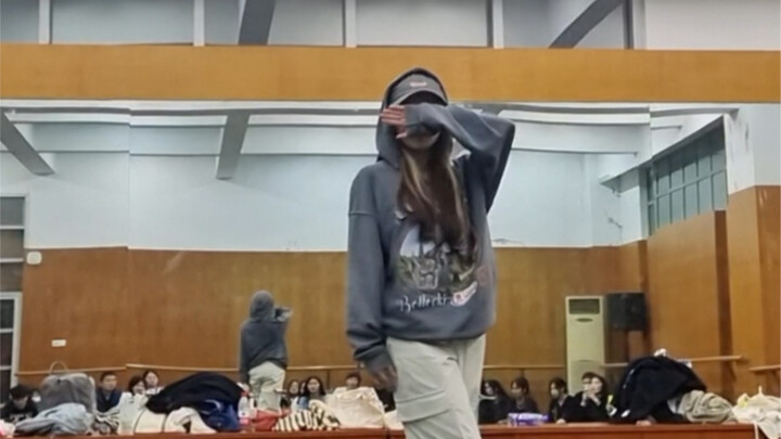 When you danced to XG's left right at the university street dance club's members' meeting///