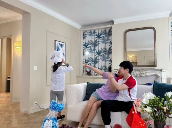 So this is how Xiao Sha was healed—how wonderful, she has so much love.