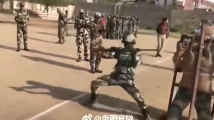 พี่สาม: ทุกอย่างขึ้นอยู่กับการตะโกน!