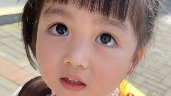 แม่: ลูกจำแม่ไม่ได้เหรอ?? ลูก: หนูกลัวว่าแม่จะเป็นคุณป้า