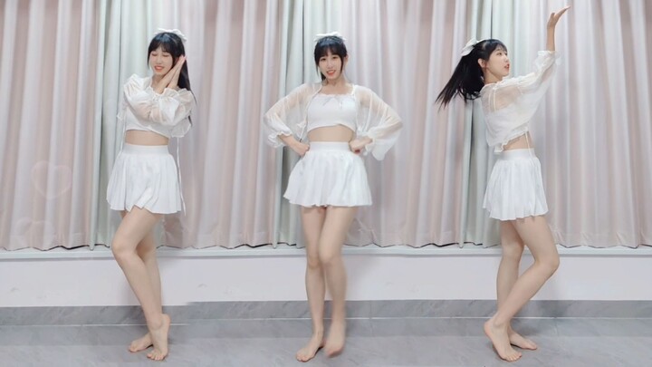 Kenakan rok favorit Anda di rumah juga! Lakukan tarian yang manis~