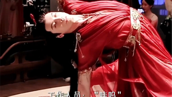 看剧的时候这段真的惊艳到我了，后来才知道原来是刘迦老师，爱了爱了，力量与美的结合，每一个丝滑动作背后都是舞者无数次练习与尝试！