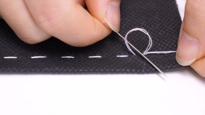 How to tie a knot at the end of a needle and thread? A 30-year-old tailor taught me a trick, which i