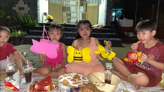 Mấy em nhỏ ở xóm vui mừng khi được Nàng Út Ống Tre  bất ngờ tổ chức trung thu || Nàng Út Ống Tre