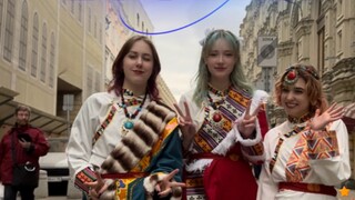 Russian girl dancing Tibetan dance, the more you watch, the more interesting it is, Tashi Delek