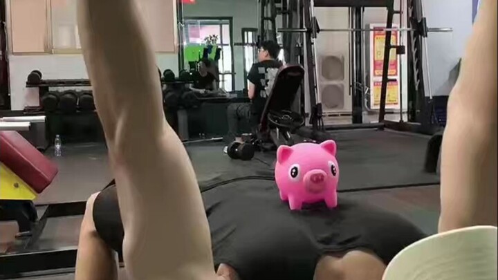 Khoảnh khắc không thể chịu đựng nổi trong phòng gym