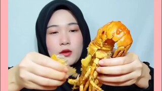 mukbang lobster