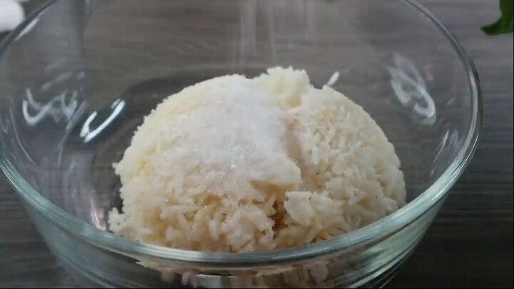 Đừng để phí Cơm Nguội, bất ngờ vì cách làm Bánh Gạo bằng cơm