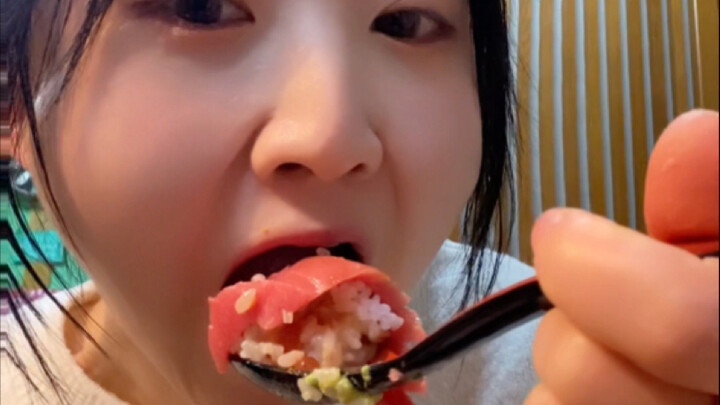 Người Nhật đã “chịu chơi” đến mức nào để bạn được thưởng thức một bát cơm hải sản đầy tràn?