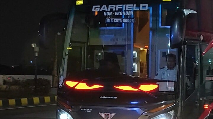 MOMEN ‼️‼️GANTENG 😎 BUS JURAGAN 99 GARFIELD MERCEDES BENZ MALANG – SURABAYA - JAKARTA🔥 #BUS #SHORT