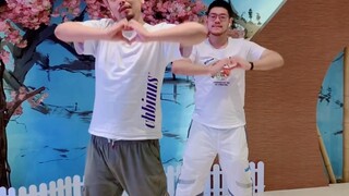 来自“哈十七”的可爱双人舞