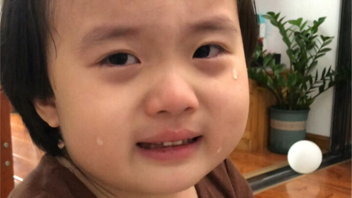 I’m still that same sweetie who used to cry, jump, and sing—never changed 😂