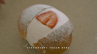 Strawberry Cream Buns by 꿀키honeykki